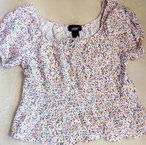 ✏️Just Polly New York top  White Floral Print Short Sleeve Top